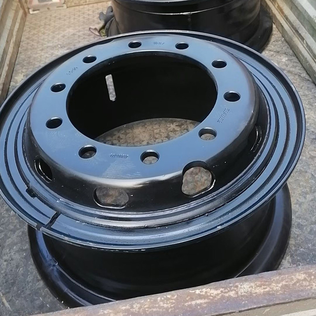 Alunminvm Alloy Wheel