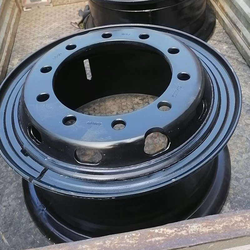 Alunminvm Alloy Wheel